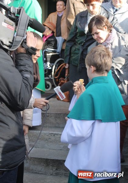 Zdjęcie w galerii na portalu naszraciborz.pl: Na świętego Marcina do Brzezia przyjechała nawet Telewizja Polska z Katowic wiadomości z regionu