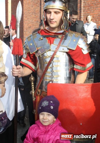 Zdjęcie w galerii na portalu naszraciborz.pl: Na świętego Marcina do Brzezia przyjechała nawet Telewizja Polska z Katowic wiadomości z regionu