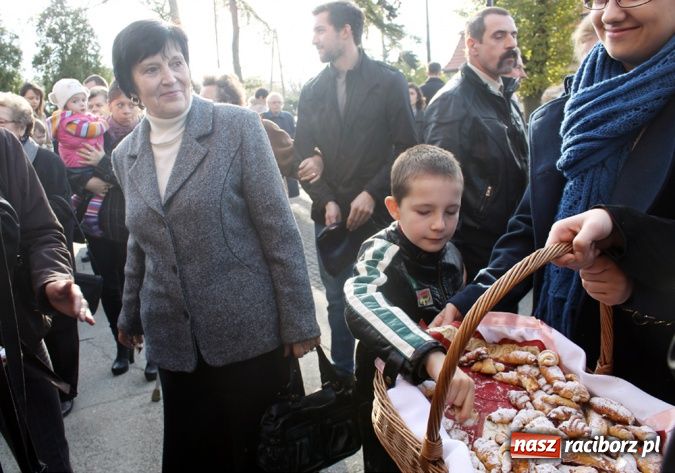 Zdjęcie w galerii na portalu naszraciborz.pl: Na świętego Marcina do Brzezia przyjechała nawet Telewizja Polska z Katowic wiadomości z regionu