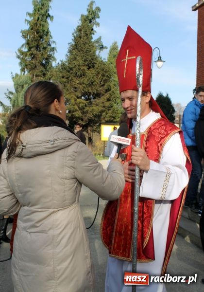 Zdjęcie w galerii na portalu naszraciborz.pl: Na świętego Marcina do Brzezia przyjechała nawet Telewizja Polska z Katowic wiadomości z regionu