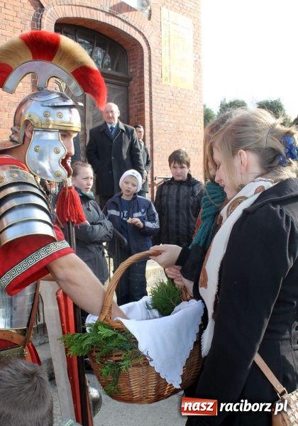 Zdjęcie w galerii na portalu naszraciborz.pl: Na świętego Marcina do Brzezia przyjechała nawet Telewizja Polska z Katowic wiadomości z regionu