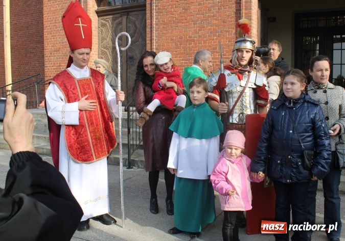 Zdjęcie w galerii na portalu naszraciborz.pl: Na świętego Marcina do Brzezia przyjechała nawet Telewizja Polska z Katowic wiadomości z regionu
