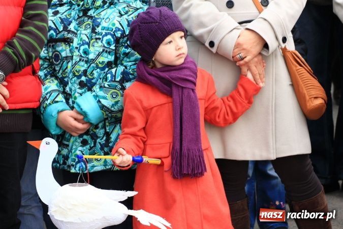 Zdjęcie w galerii na portalu naszraciborz.pl: Przedstawienie na ulicach Samborowic, a po nim... wiadomości z regionu