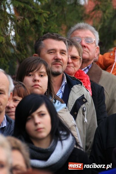 Zdjęcie w galerii na portalu naszraciborz.pl: Przedstawienie na ulicach Samborowic, a po nim... wiadomości z regionu