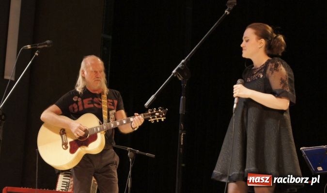 Zdjęcie w galerii na portalu naszraciborz.pl: Andrzej i Maja Sikorowscy w RCK wiadomości z regionu