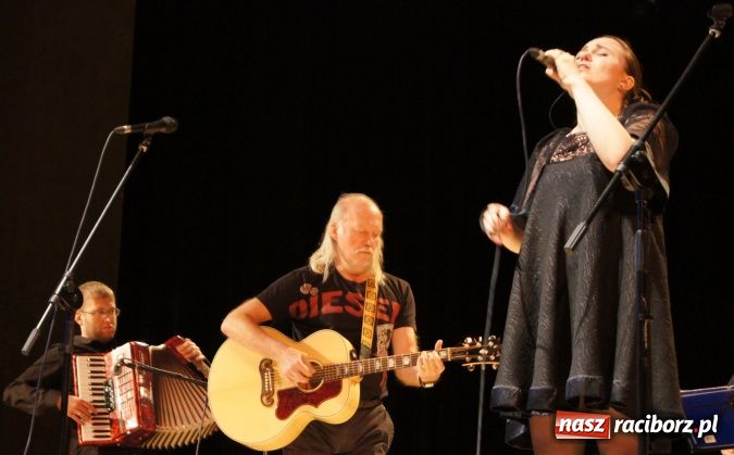 Zdjęcie w galerii na portalu naszraciborz.pl: Andrzej i Maja Sikorowscy w RCK wiadomości z regionu