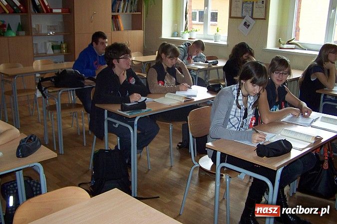 Zdjęcie w galerii na portalu naszraciborz.pl: W G-5 uczczono Dzień 11 listopada 2012r. wiadomości z regionu