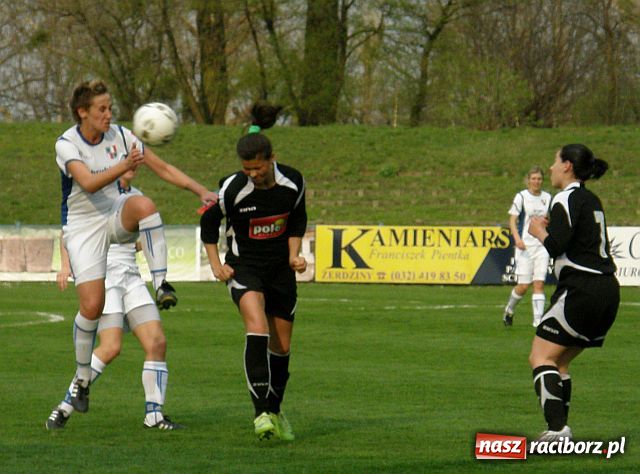 Zdjęcie w galerii na portalu naszraciborz.pl: Pati-Gol Wiśniewska pogrążyła Medyka wiadomości z regionu
