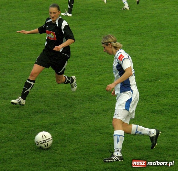 Zdjęcie w galerii na portalu naszraciborz.pl: Pati-Gol Wiśniewska pogrążyła Medyka wiadomości z regionu