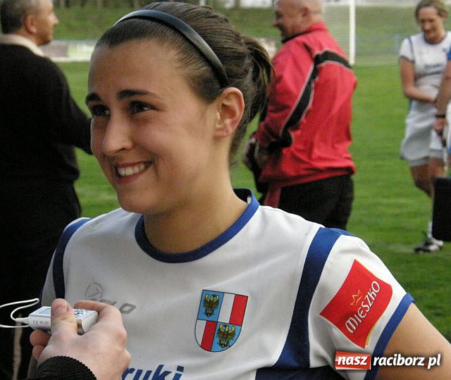 Zdjęcie w galerii na portalu naszraciborz.pl: Pati-Gol Wiśniewska pogrążyła Medyka wiadomości z regionu