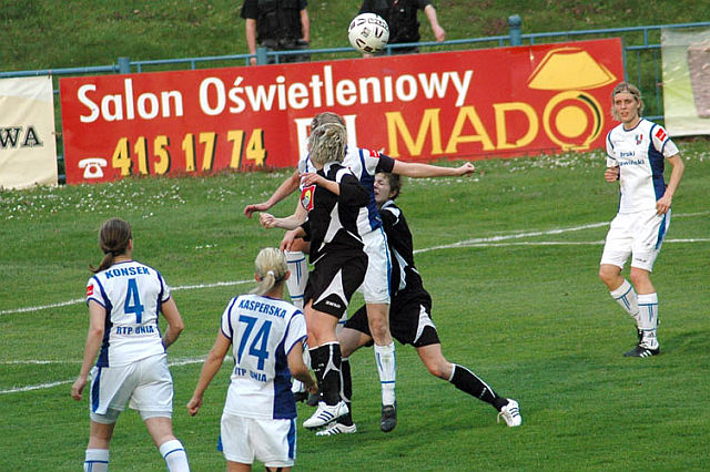 Zdjęcie w galerii na portalu naszraciborz.pl: Pati-Gol Wiśniewska pogrążyła Medyka wiadomości z regionu