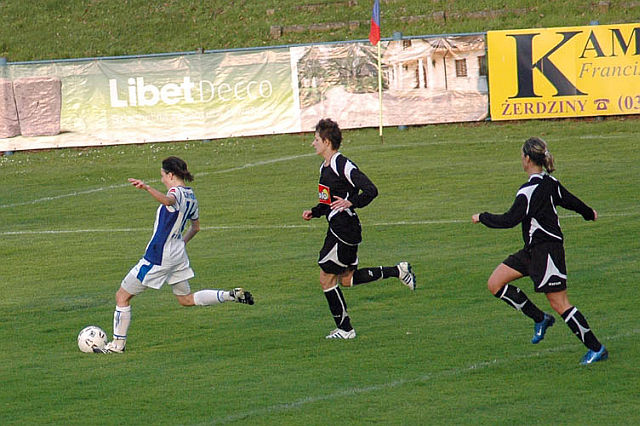 Zdjęcie w galerii na portalu naszraciborz.pl: Pati-Gol Wiśniewska pogrążyła Medyka wiadomości z regionu