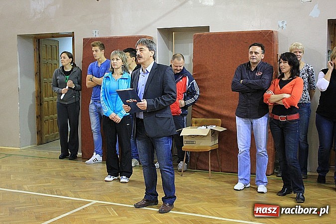 Zdjęcie w galerii na portalu naszraciborz.pl: Sportowa rywalizacja dziewcząt w Ekonomiku wiadomości z regionu