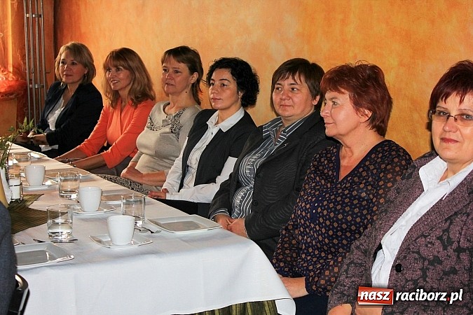 Zdjęcie w galerii na portalu naszraciborz.pl: Czy to pomoże im znaleźć wymarzoną pracę? wiadomości z regionu