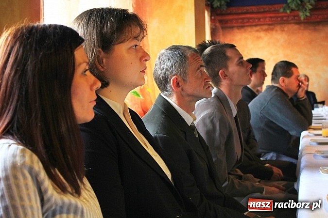 Zdjęcie w galerii na portalu naszraciborz.pl: Czy to pomoże im znaleźć wymarzoną pracę? wiadomości z regionu