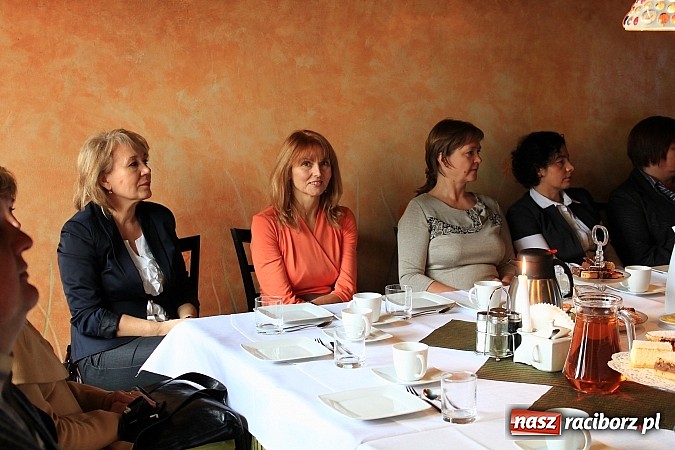 Zdjęcie w galerii na portalu naszraciborz.pl: Czy to pomoże im znaleźć wymarzoną pracę? wiadomości z regionu