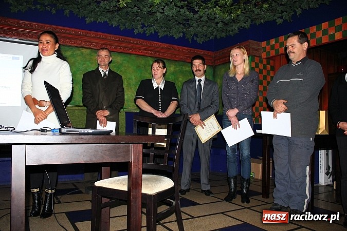 Zdjęcie w galerii na portalu naszraciborz.pl: Czy to pomoże im znaleźć wymarzoną pracę? wiadomości z regionu