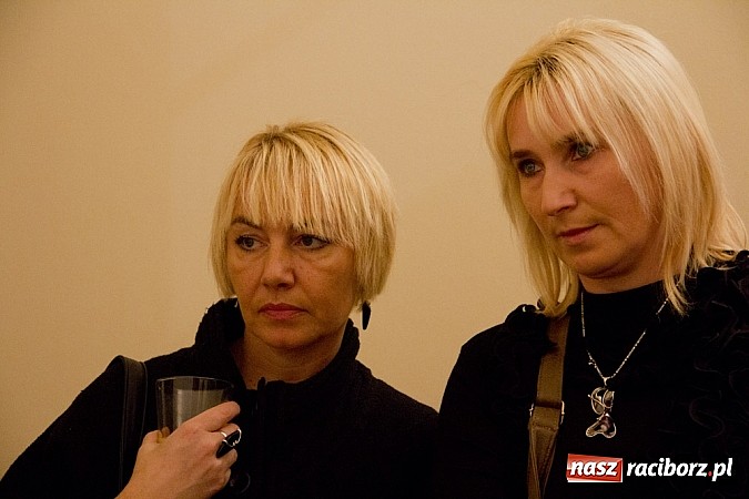 Zdjęcie w galerii na portalu naszraciborz.pl: Uczniowie Ekonomika wystawiają prace na zamku. Prezentują wysoki poziom wiadomości z regionu