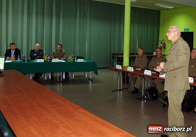 Zdjęcie w galerii na portalu naszraciborz.pl: Wizyta ministra w Śląskim Oddziale Straży Granicznej wiadomości z regionu