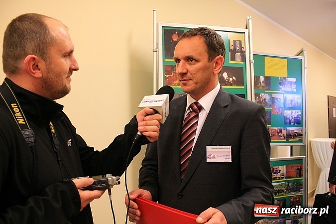 Zdjęcie w galerii na portalu naszraciborz.pl: Raciborski poprawczak najnowocześniejszy w całej Polsce. Dziś przecięto wstęgę wiadomości z regionu