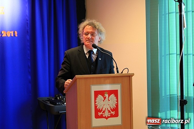 Zdjęcie w galerii na portalu naszraciborz.pl: Raciborski poprawczak najnowocześniejszy w całej Polsce. Dziś przecięto wstęgę wiadomości z regionu