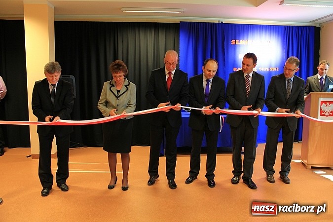 Zdjęcie w galerii na portalu naszraciborz.pl: Raciborski poprawczak najnowocześniejszy w całej Polsce. Dziś przecięto wstęgę wiadomości z regionu