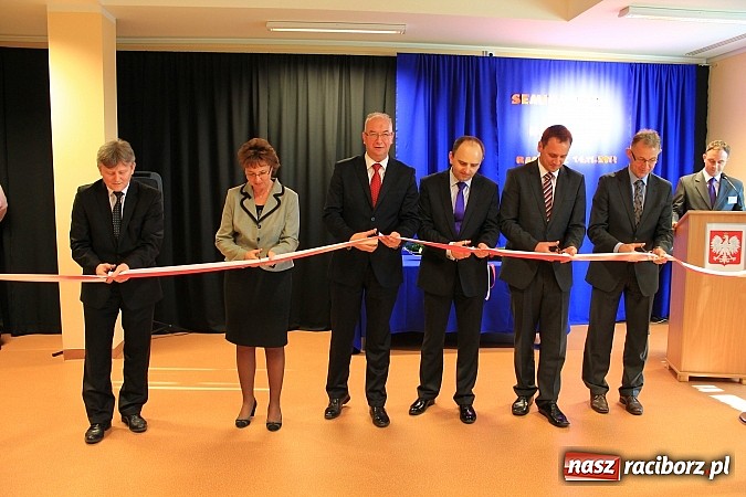 Zdjęcie w galerii na portalu naszraciborz.pl: Raciborski poprawczak najnowocześniejszy w całej Polsce. Dziś przecięto wstęgę wiadomości z regionu