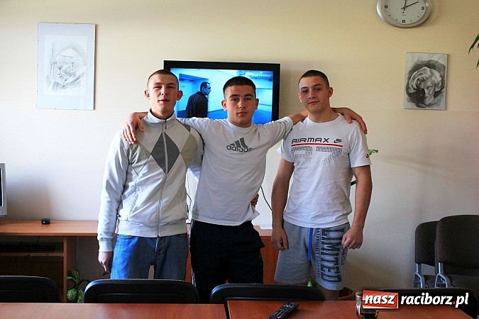 Zdjęcie w galerii na portalu naszraciborz.pl: Raciborski poprawczak najnowocześniejszy w całej Polsce. Dziś przecięto wstęgę wiadomości z regionu