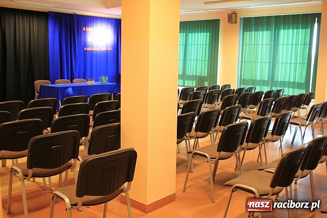 Zdjęcie w galerii na portalu naszraciborz.pl: Raciborski poprawczak najnowocześniejszy w całej Polsce. Dziś przecięto wstęgę wiadomości z regionu