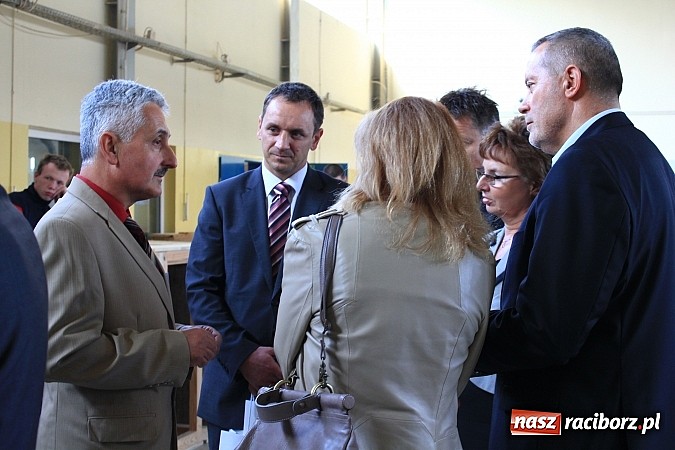 Zdjęcie w galerii na portalu naszraciborz.pl: Raciborski poprawczak najnowocześniejszy w całej Polsce. Dziś przecięto wstęgę wiadomości z regionu