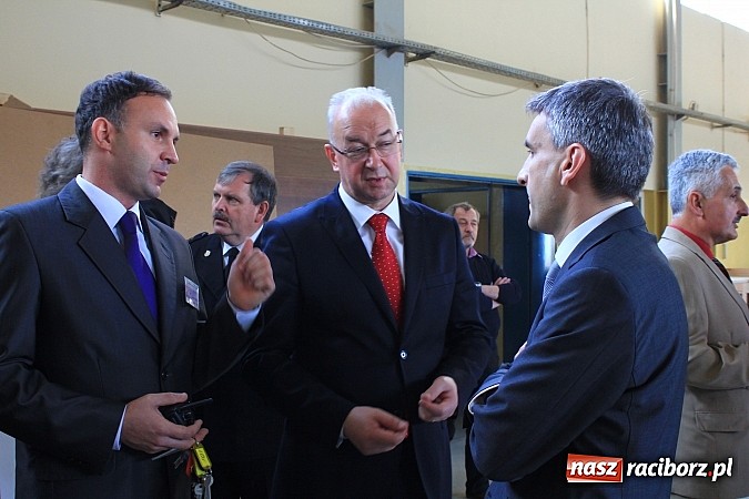 Zdjęcie w galerii na portalu naszraciborz.pl: Raciborski poprawczak najnowocześniejszy w całej Polsce. Dziś przecięto wstęgę wiadomości z regionu