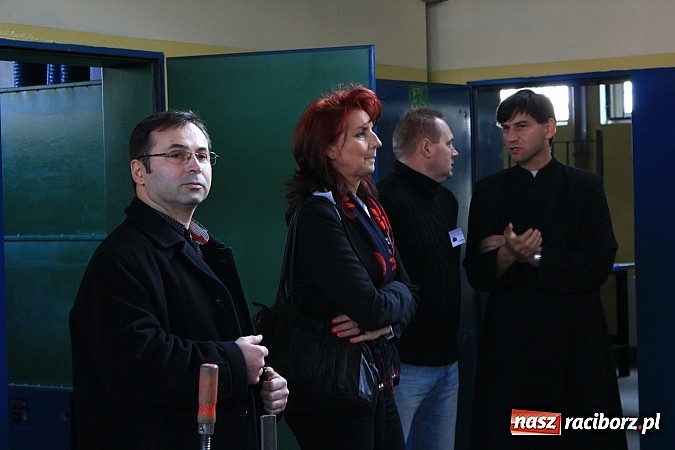 Zdjęcie w galerii na portalu naszraciborz.pl: Raciborski poprawczak najnowocześniejszy w całej Polsce. Dziś przecięto wstęgę wiadomości z regionu