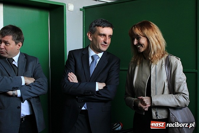 Zdjęcie w galerii na portalu naszraciborz.pl: Raciborski poprawczak najnowocześniejszy w całej Polsce. Dziś przecięto wstęgę wiadomości z regionu