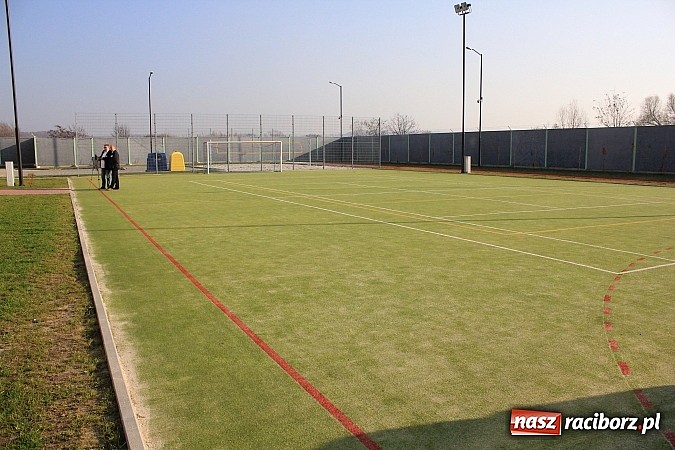 Zdjęcie w galerii na portalu naszraciborz.pl: Raciborski poprawczak najnowocześniejszy w całej Polsce. Dziś przecięto wstęgę wiadomości z regionu