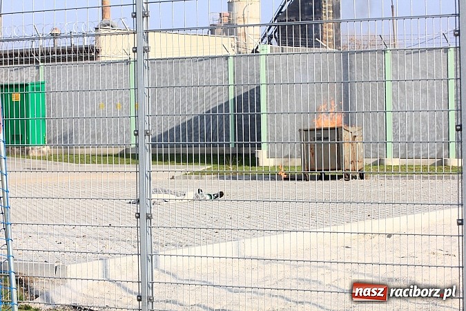 Zdjęcie w galerii na portalu naszraciborz.pl: Raciborski poprawczak najnowocześniejszy w całej Polsce. Dziś przecięto wstęgę wiadomości z regionu