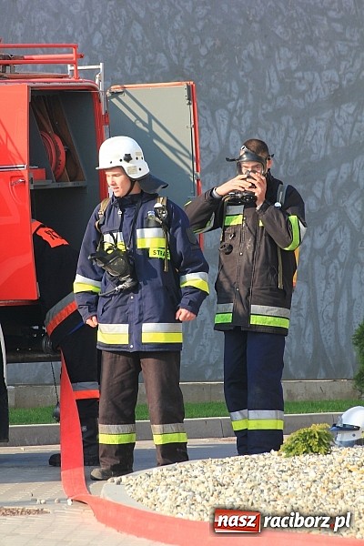 Zdjęcie w galerii na portalu naszraciborz.pl: Raciborski poprawczak najnowocześniejszy w całej Polsce. Dziś przecięto wstęgę wiadomości z regionu