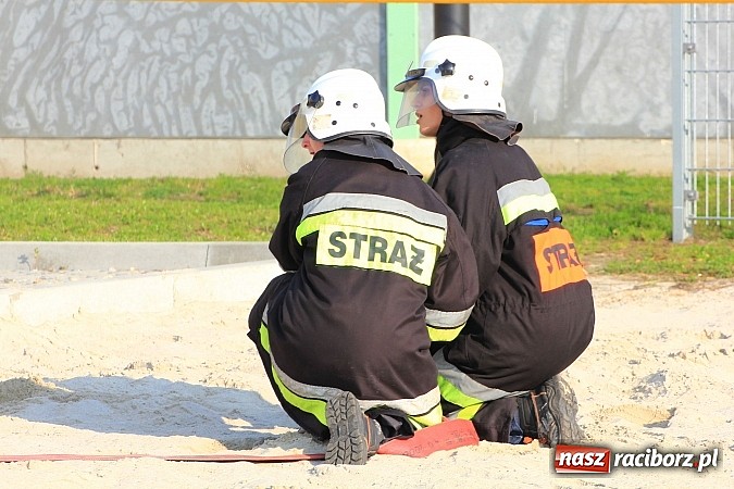 Zdjęcie w galerii na portalu naszraciborz.pl: Raciborski poprawczak najnowocześniejszy w całej Polsce. Dziś przecięto wstęgę wiadomości z regionu