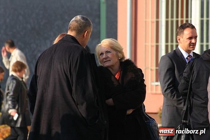 Zdjęcie w galerii na portalu naszraciborz.pl: Raciborski poprawczak najnowocześniejszy w całej Polsce. Dziś przecięto wstęgę wiadomości z regionu