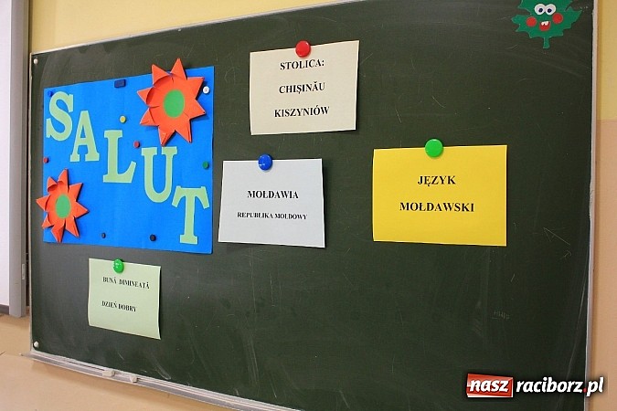 Zdjęcie w galerii na portalu naszraciborz.pl: Ambasador Mołdawii odwiedził gimnazjalistów wiadomości z regionu