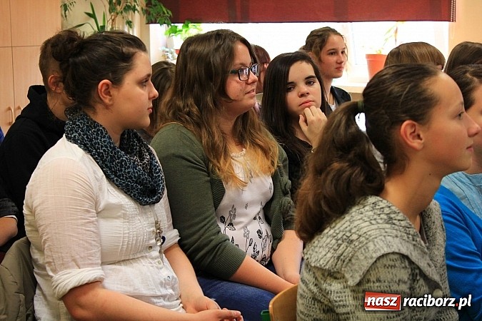 Zdjęcie w galerii na portalu naszraciborz.pl: Ambasador Mołdawii odwiedził gimnazjalistów wiadomości z regionu