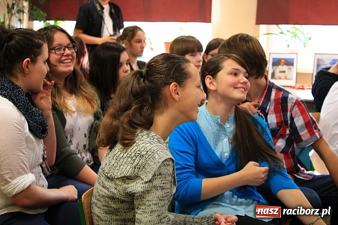 Zdjęcie w galerii na portalu naszraciborz.pl: Ambasador Mołdawii odwiedził gimnazjalistów wiadomości z regionu