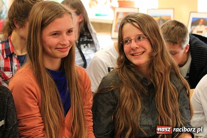 Zdjęcie w galerii na portalu naszraciborz.pl: Ambasador Mołdawii odwiedził gimnazjalistów wiadomości z regionu