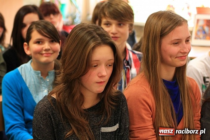 Zdjęcie w galerii na portalu naszraciborz.pl: Ambasador Mołdawii odwiedził gimnazjalistów wiadomości z regionu