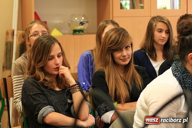 Zdjęcie w galerii na portalu naszraciborz.pl: Ambasador Mołdawii odwiedził gimnazjalistów wiadomości z regionu