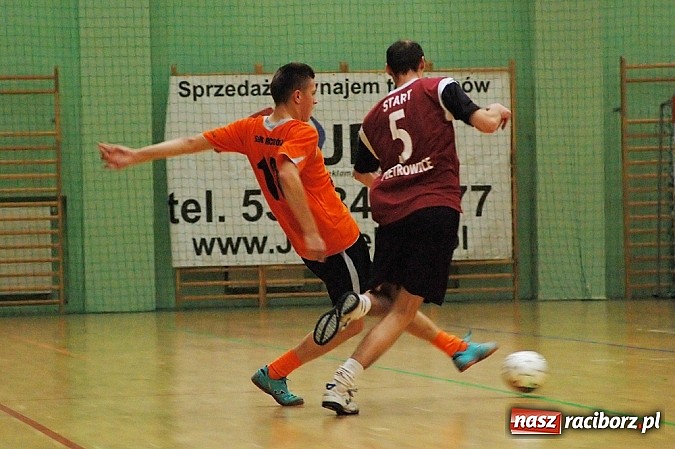 Zdjęcie w galerii na portalu naszraciborz.pl: Start Pietrowice wygrał z mistrzem wiadomości z regionu