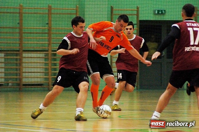 Zdjęcie w galerii na portalu naszraciborz.pl: Start Pietrowice wygrał z mistrzem wiadomości z regionu