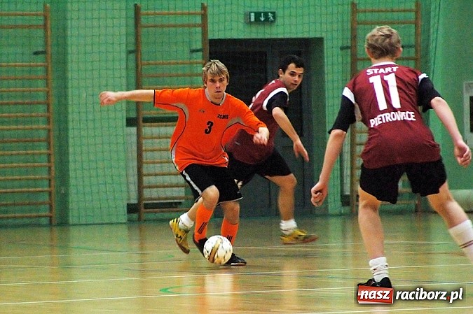 Zdjęcie w galerii na portalu naszraciborz.pl: Start Pietrowice wygrał z mistrzem wiadomości z regionu