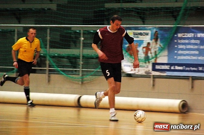 Zdjęcie w galerii na portalu naszraciborz.pl: Start Pietrowice wygrał z mistrzem wiadomości z regionu