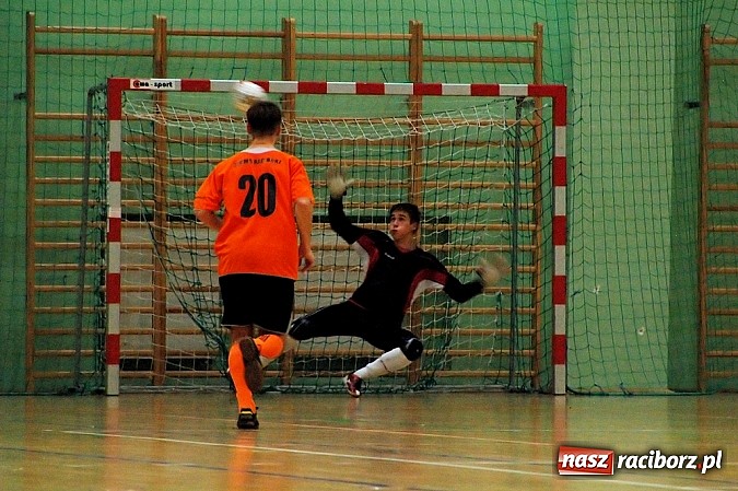 Zdjęcie w galerii na portalu naszraciborz.pl: Start Pietrowice wygrał z mistrzem wiadomości z regionu