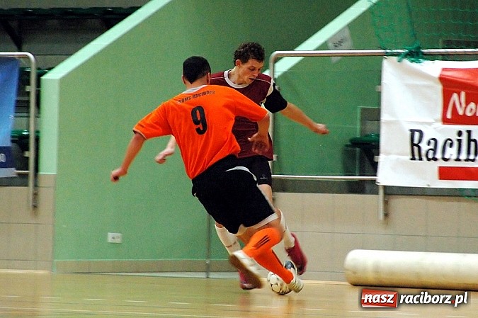 Zdjęcie w galerii na portalu naszraciborz.pl: Start Pietrowice wygrał z mistrzem wiadomości z regionu